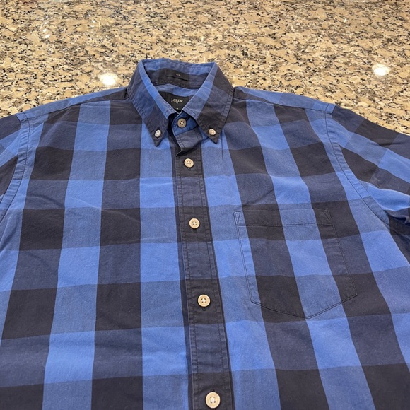 J. CREW Men’s Plaid Button Down Shirt - Size Medium - Good Condition! - Picture 2 of 7